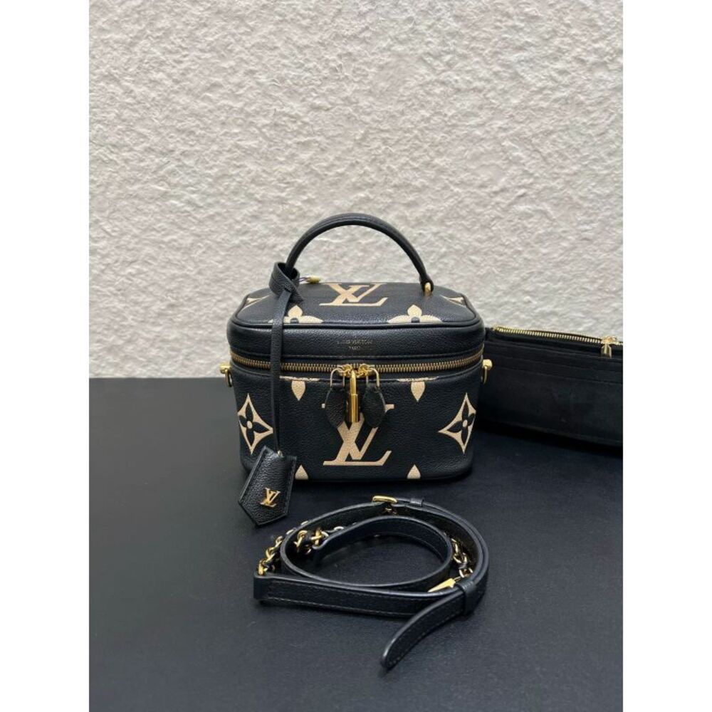 Louis Vuitton Women Pre-Loved Bag Very Good Condition